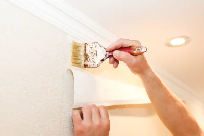 Pose de papier peint à Estrées-Deniécourt — revêtements muraux et toiles de verre